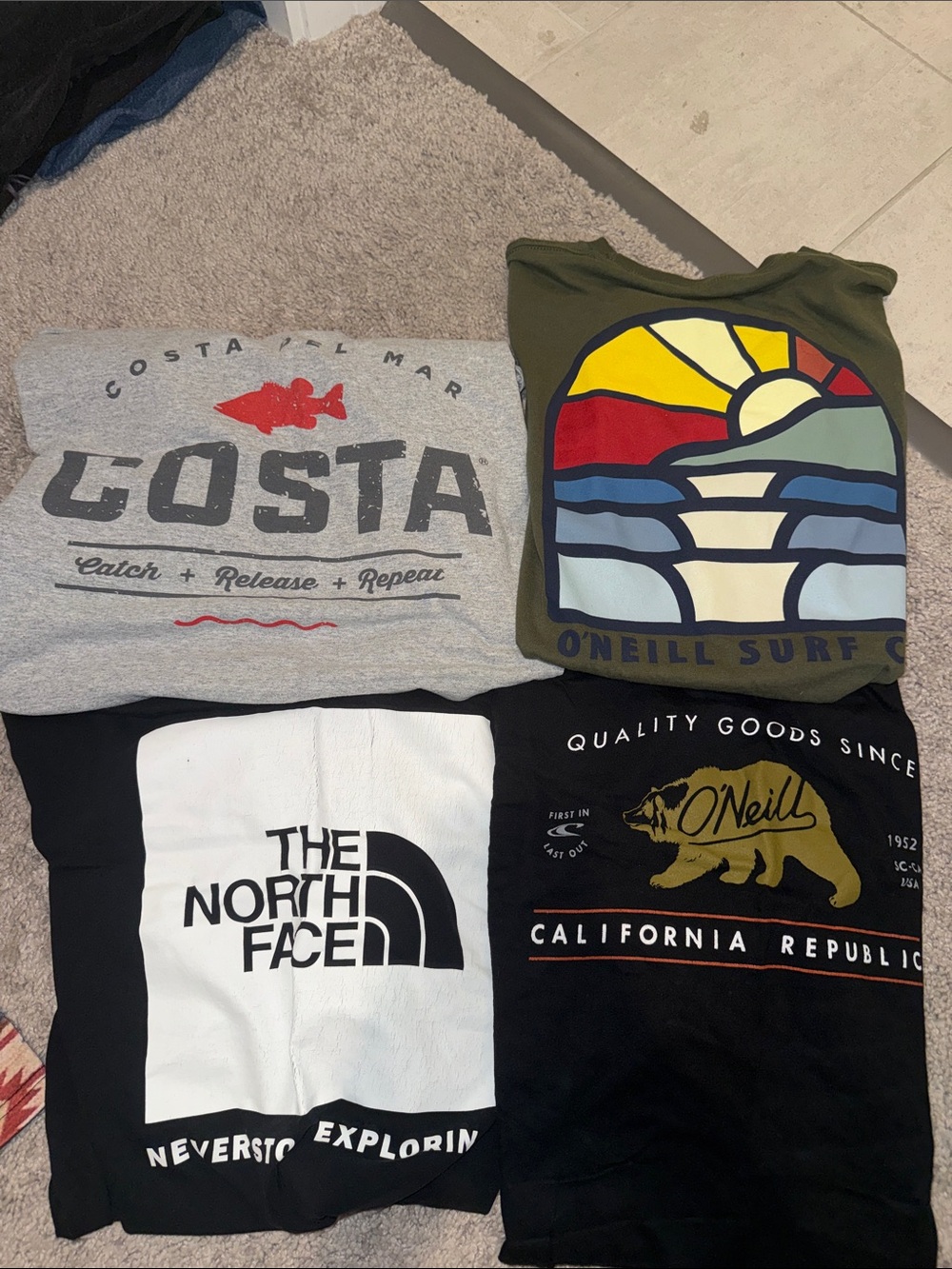 Multiple t-shirt lot, some medium, some large